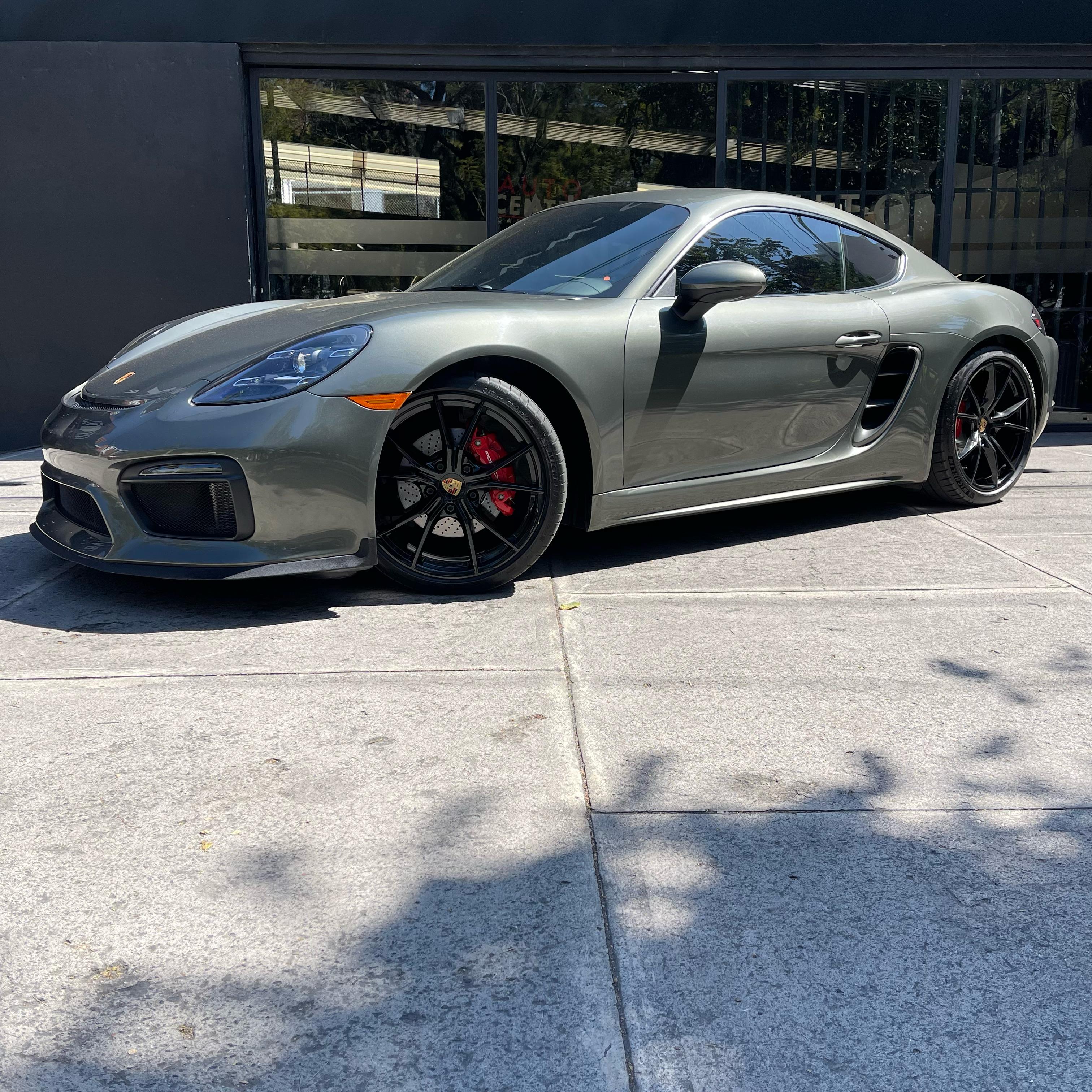 Porsche 718 Cayman S